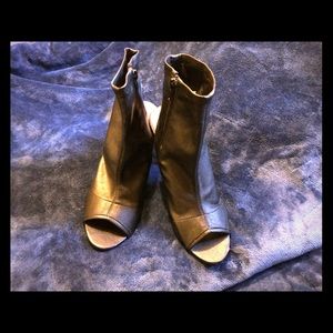 Womens black high heel & toe peep boots